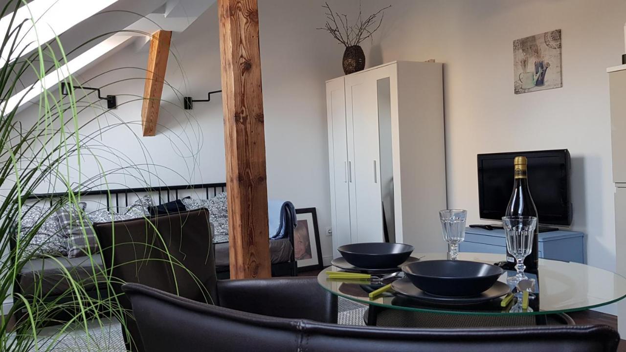 Boutique Ii. Apartment เอ็กเกอร์ ภายนอก รูปภาพ