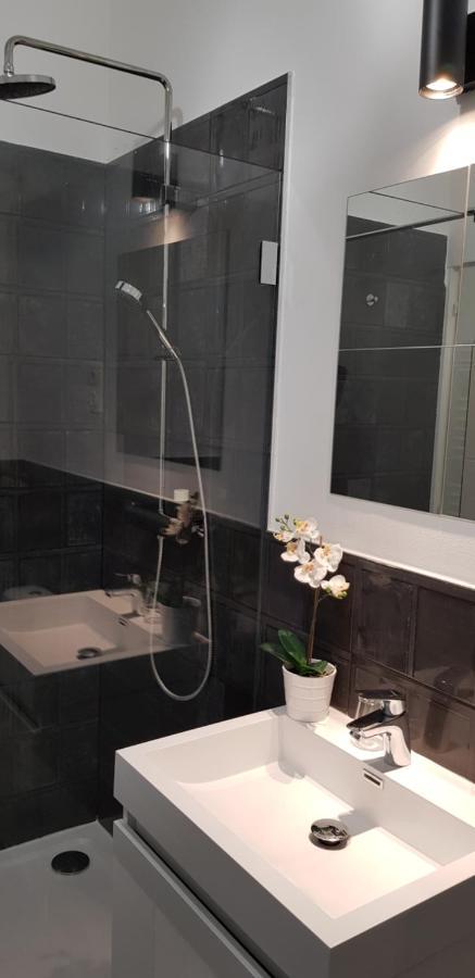 Boutique Ii. Apartment เอ็กเกอร์ ภายนอก รูปภาพ